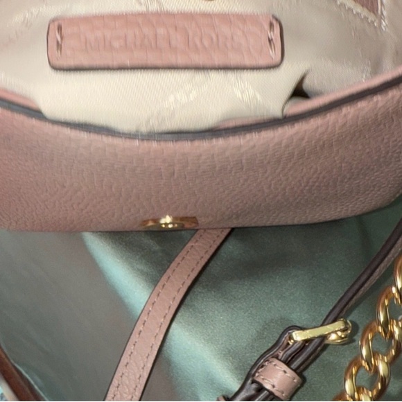 Michael Kors mauve pink Crossbody Bag with Gold Accents - Picture 9 of 12